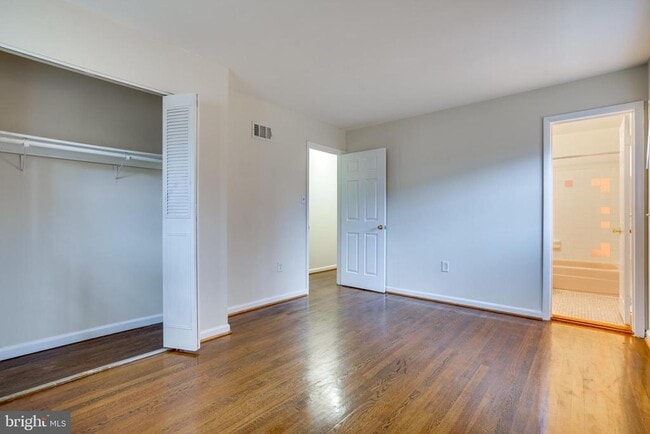 Building Photo - 13636 Greenwood Dr