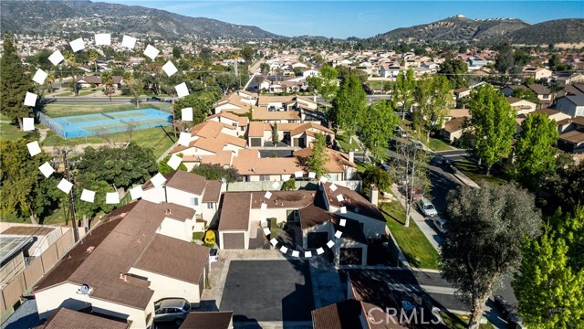 Building Photo - 652 Parkview Dr