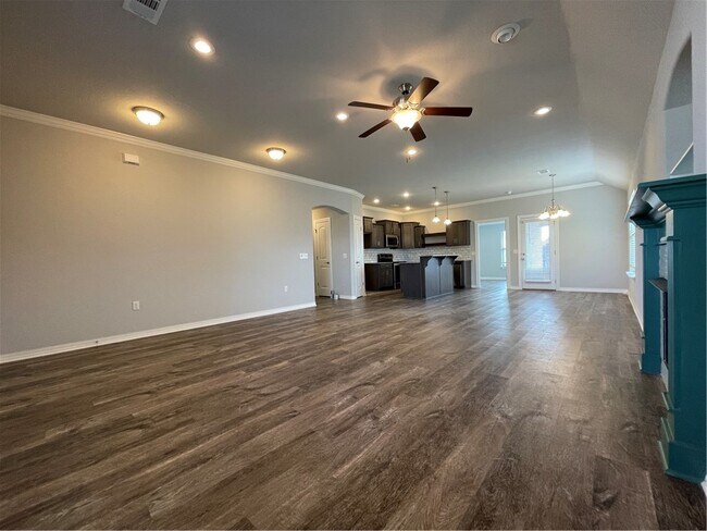 Building Photo - 4553 W Divide Dr