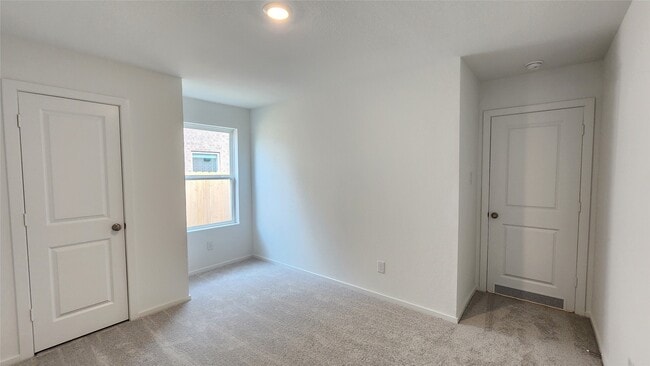 Building Photo - 16815 Old Wagon Wy