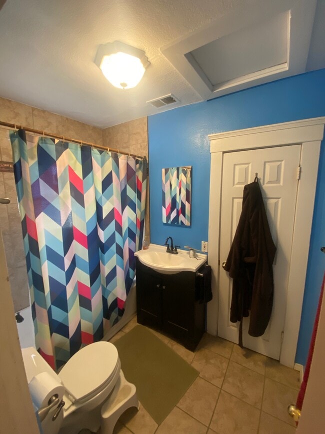 Building Photo - 3637 Marlborough Ave