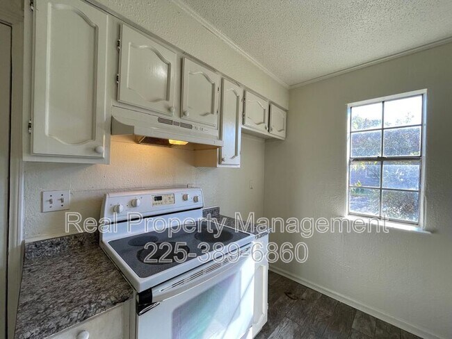 Building Photo - 750 Hospital Rd