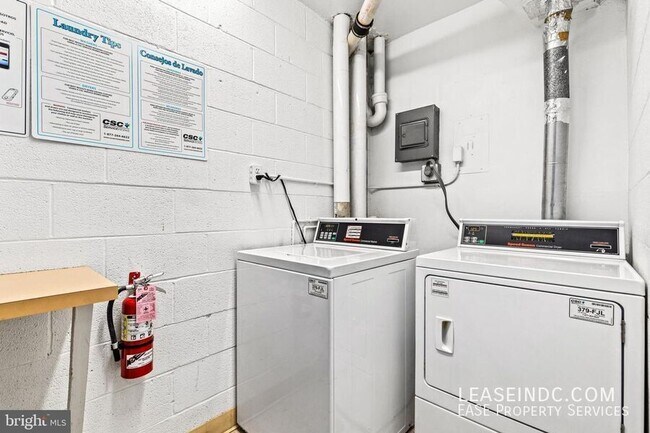 Building Photo - 1260 21st St NW