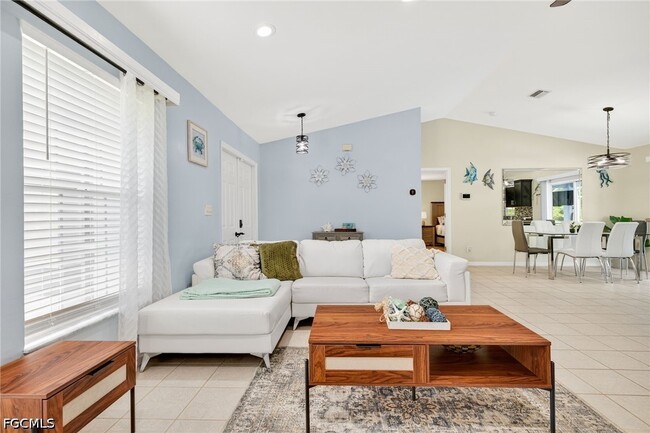 Building Photo - 2919 SW 25th St