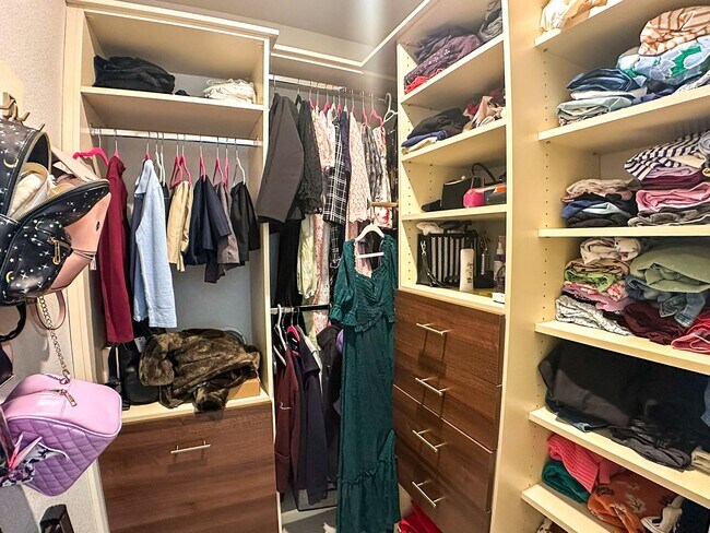 Building Photo - Meadowlark serene 4bd retreat