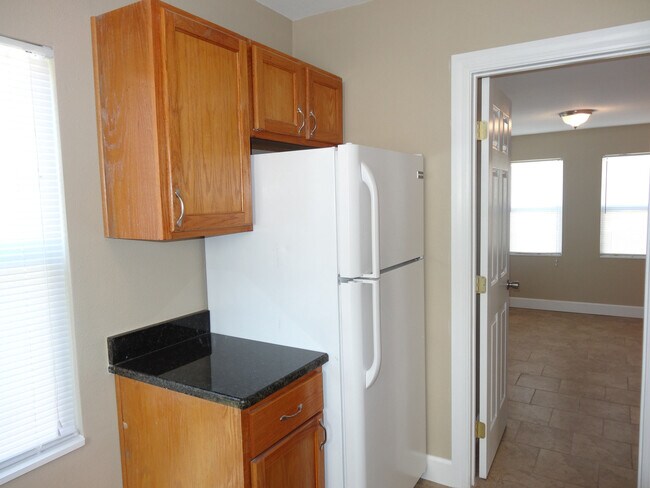 Building Photo - Three Bedrooms One Bathroom with Shaded Porch