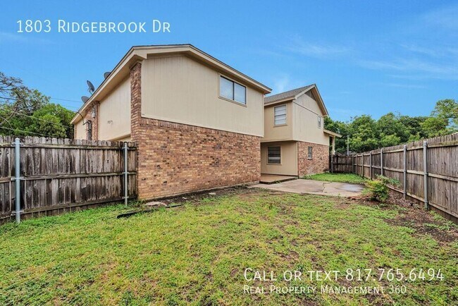 Building Photo - 1803 Ridgebrook Dr