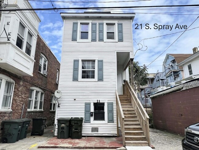 Primary Photo - 21 S Spray Ave