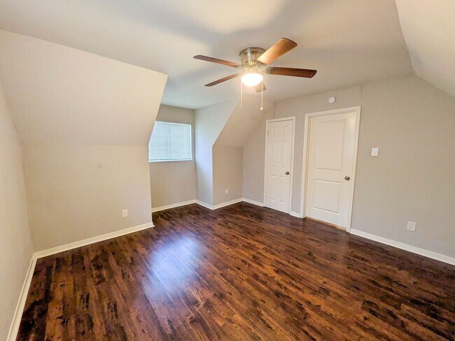Building Photo - 460 Belvedere Dr