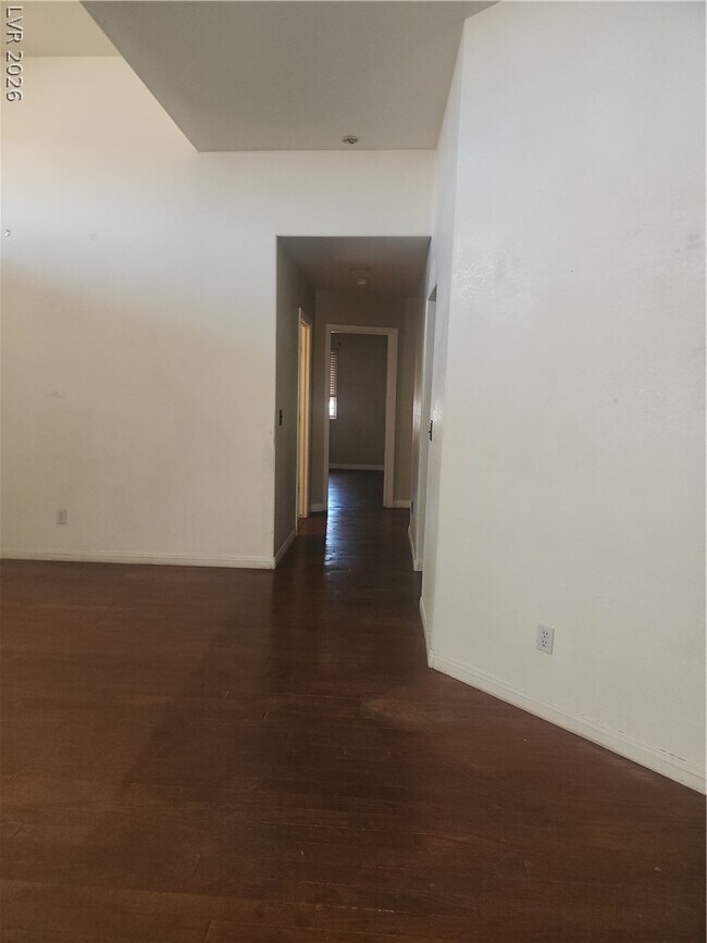 Building Photo - 564 Ridgeway Rd