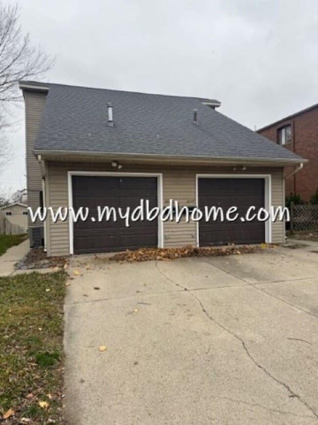 Primary Photo - 2007 Hillside Ave