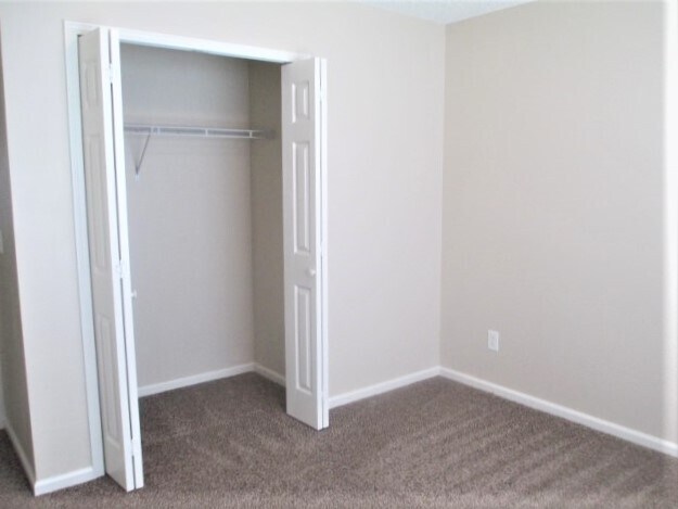 Building Photo - 1720 Hunters Ridge Rd