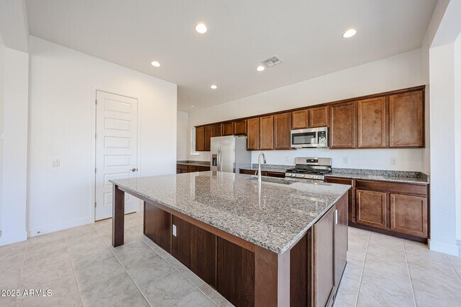 Building Photo - 7662 W Crabapple Dr