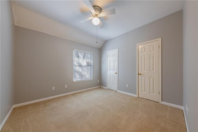 Building Photo - 15831 W Dorman Dr