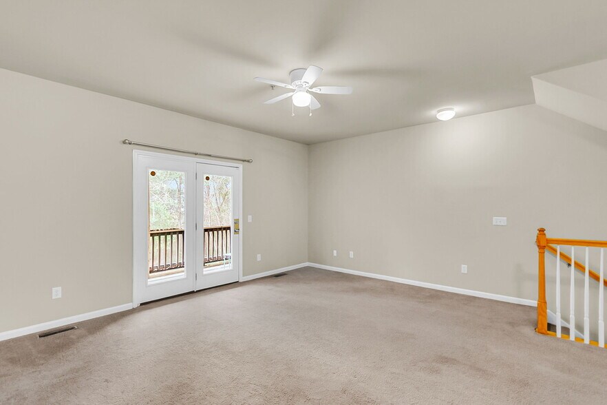 Building Photo - 4668 Palm View Cir
