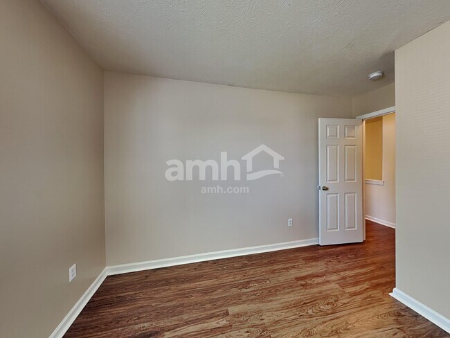 Building Photo - 1236 Saticoy Ct