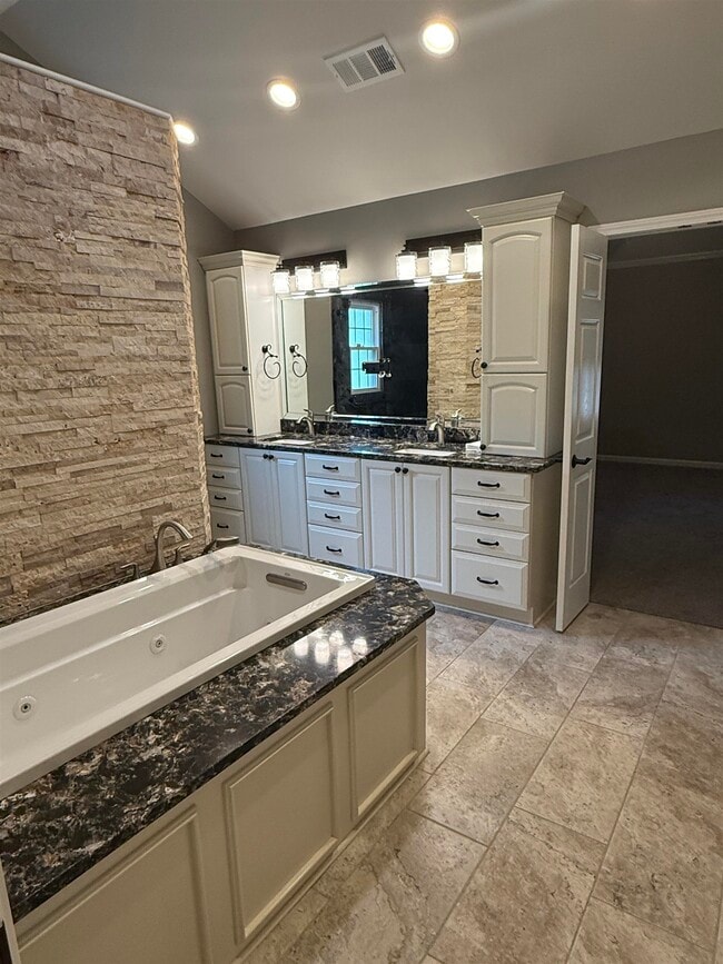 Building Photo - 2805 Morning Woods Dr