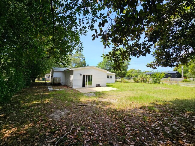 Building Photo - 200 Spencer Dr