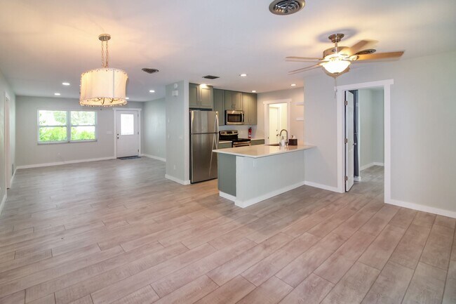 Building Photo - 1616 Jupiter Rd