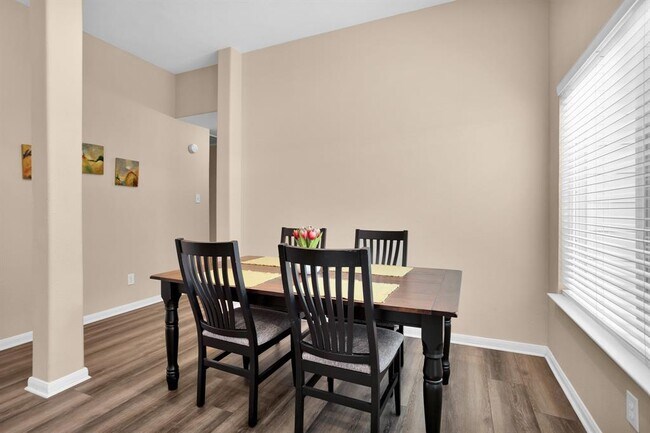 Building Photo - 7 Cypress Bayou Ct