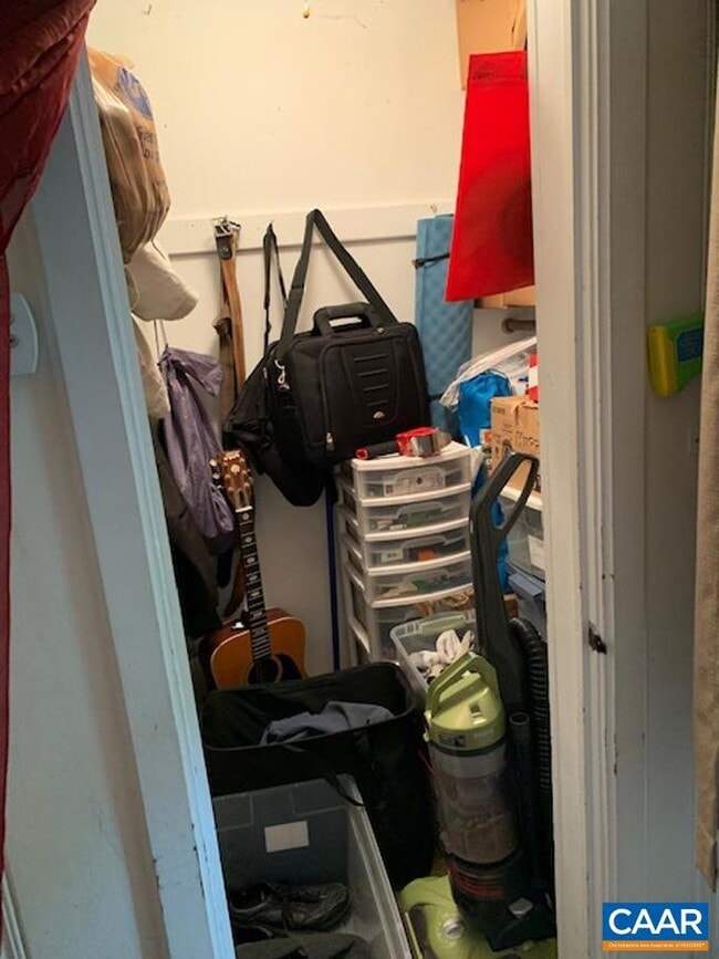 Building Photo - 111 Chelsea Dr