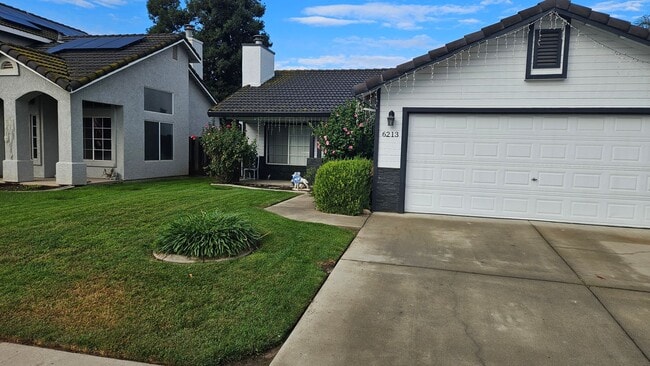 Building Photo - Three Bedroom Two Bath home, Available now...