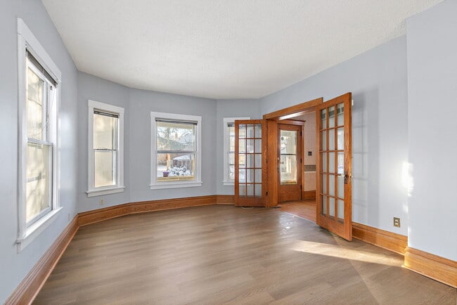 Building Photo - 126 Park Ave