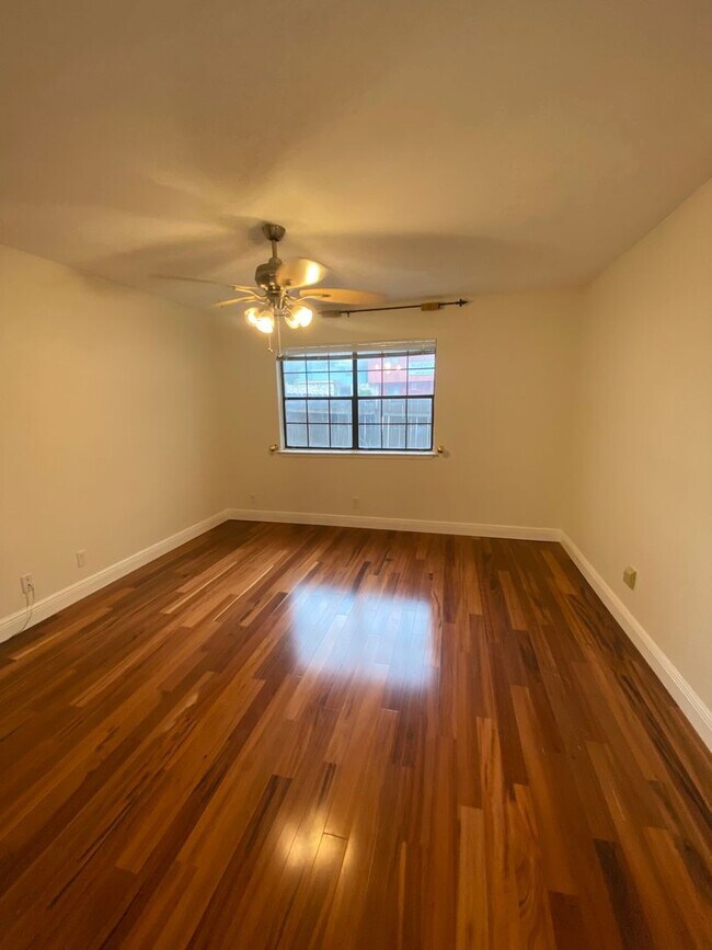 Building Photo - 2906 West Ave