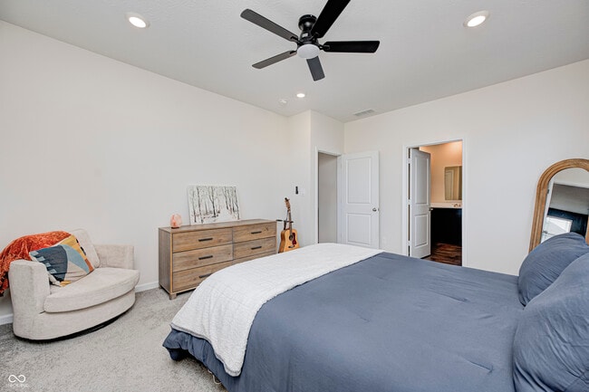 Building Photo - 2214 Warbler St