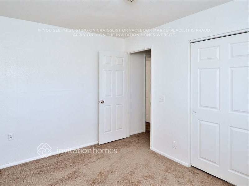 Building Photo - 3679 S Helena Way