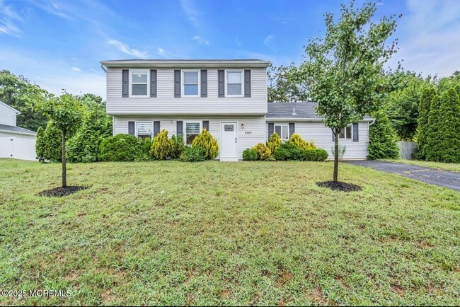 Building Photo - 2300 Oak Knoll Dr