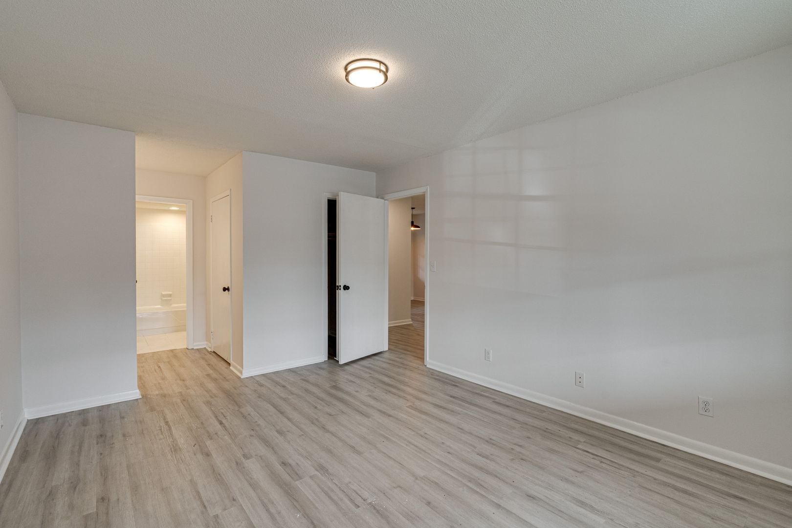 Building Photo - 2845 Dayton Blvd