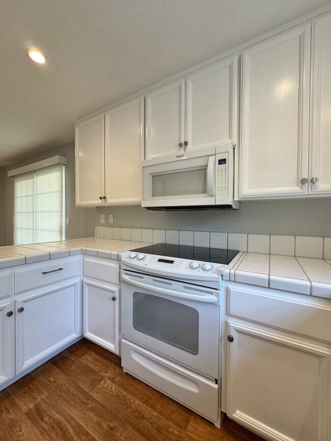 Building Photo - Napa, Gated Community Single Story 2 Bedro...