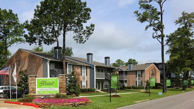 Building Photo - 12703 Jones Rd