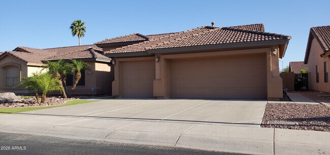 Building Photo - 4117 W Menadota Dr