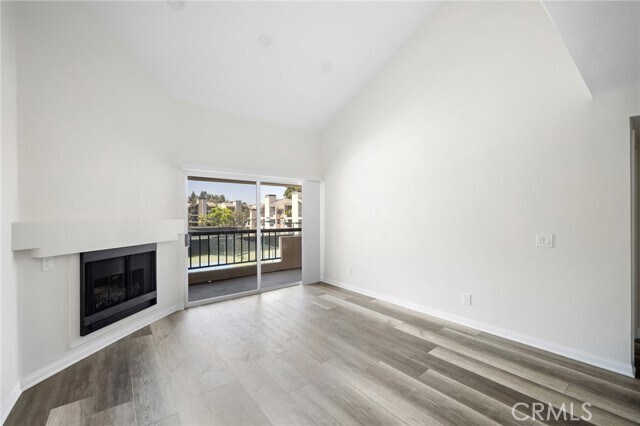Building Photo - 5565 Canoga Ave