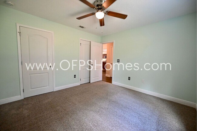 Building Photo - Home in South Crestview!