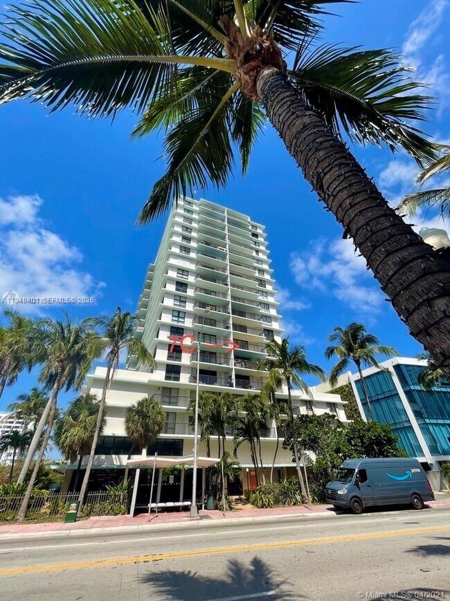 Building Photo - 1800 Collins Ave
