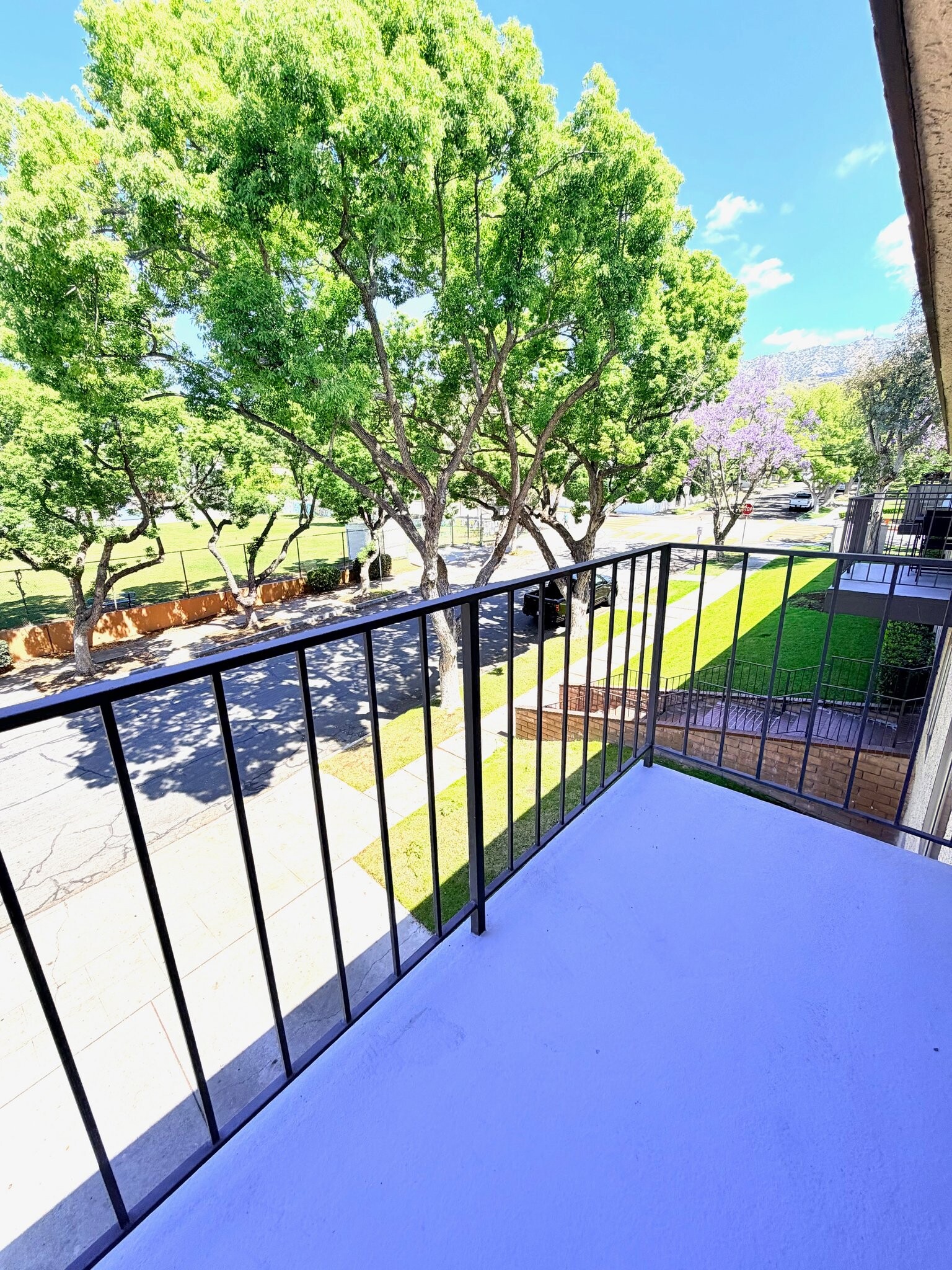 Building Photo - 421 N Kenneth Rd