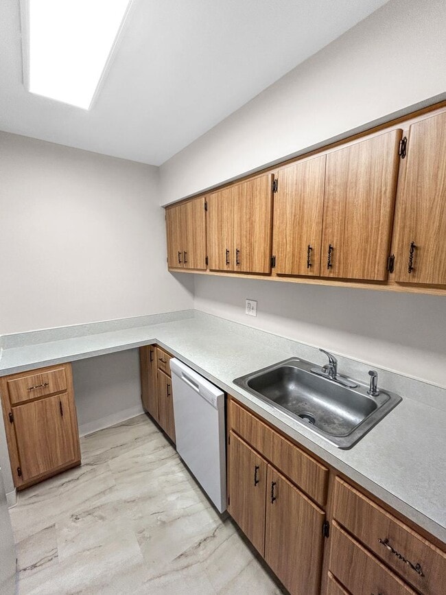 Building Photo - One Bedroom Condo in Moon Township!!