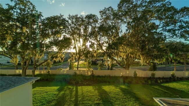 Building Photo - 16446 Lone Oak Cir