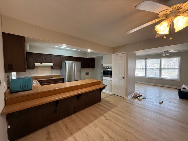 Building Photo - 105 Milton Dr