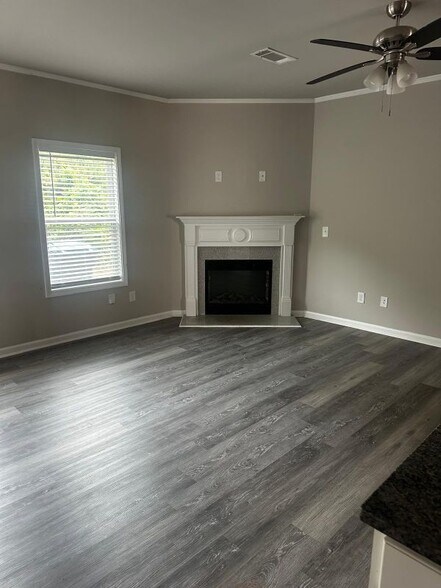 Building Photo - 3618 Acorn Dr
