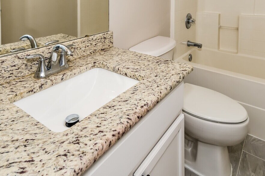 Building Photo - 6266 Rolling Tree Ct