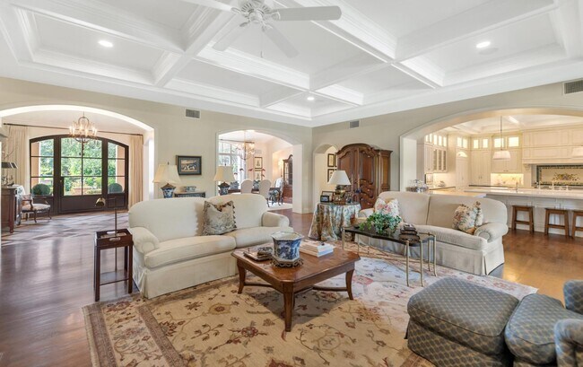 Building Photo - 6248 E Montecito Ave