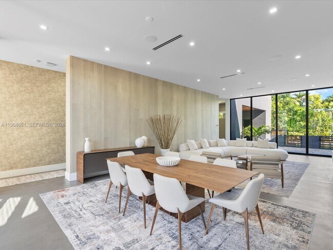 Building Photo - 871 NE 83rd St