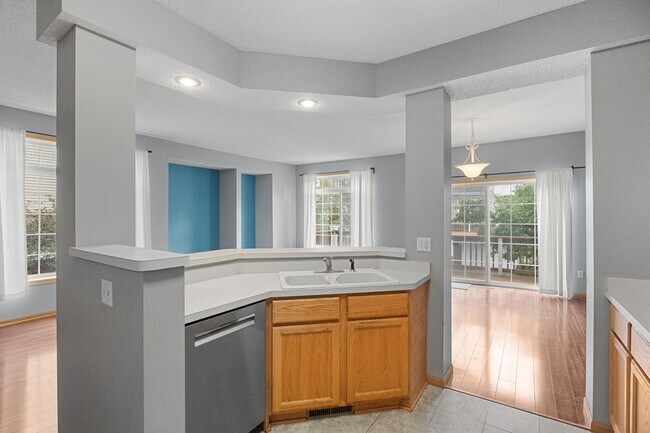 Building Photo - 207 Christenson Way NE