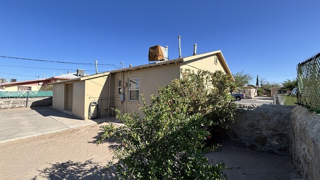 Building Photo - 7748 Veracruz Ave