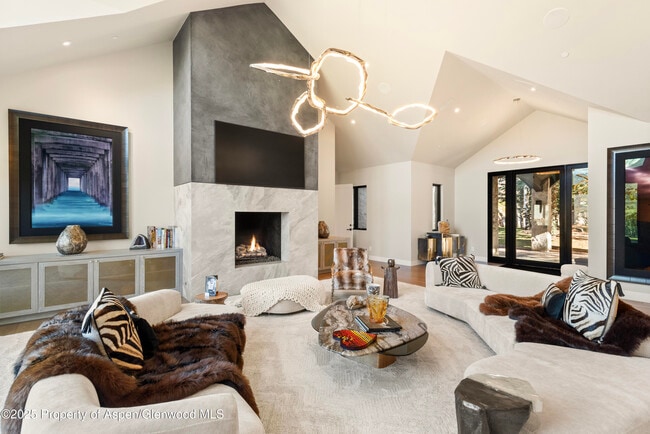 Building Photo - 75 McLain Ct