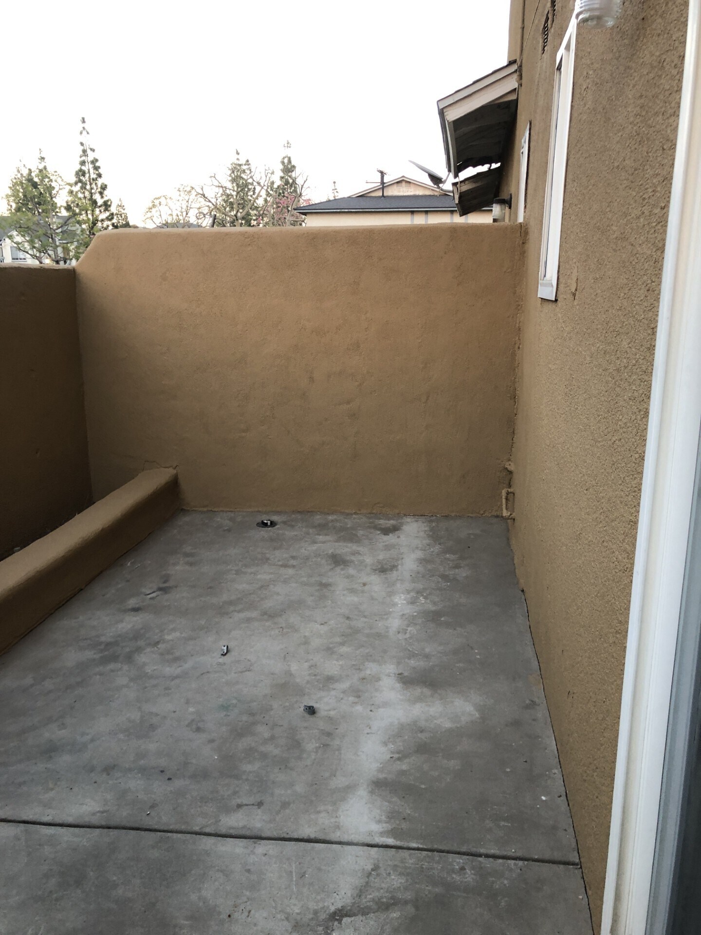 Building Photo - 586 Penrose Dr